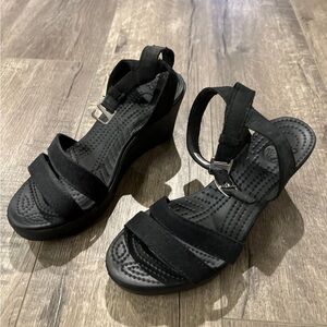 Crocs Leigh II wedges
